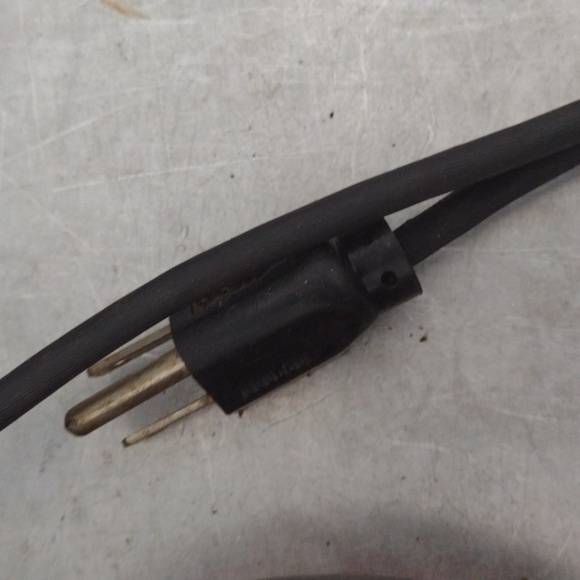 Red Retractable Cord Reel - Picture 2 of 6